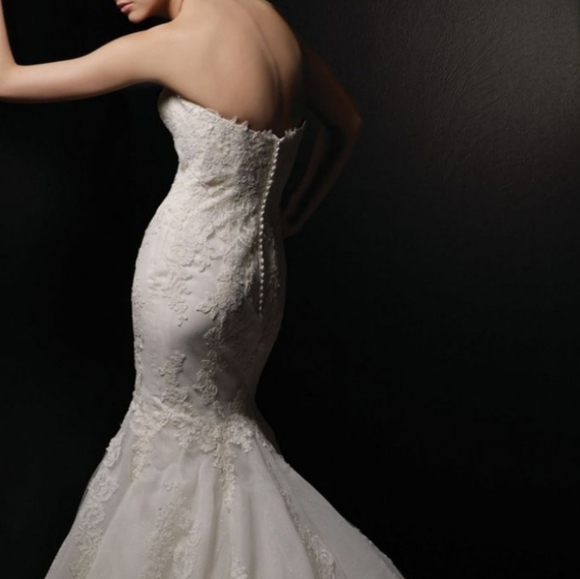 Bridal Gown - Enzoani Dakota Elegant Wedding Gown - Picture 3 of 16